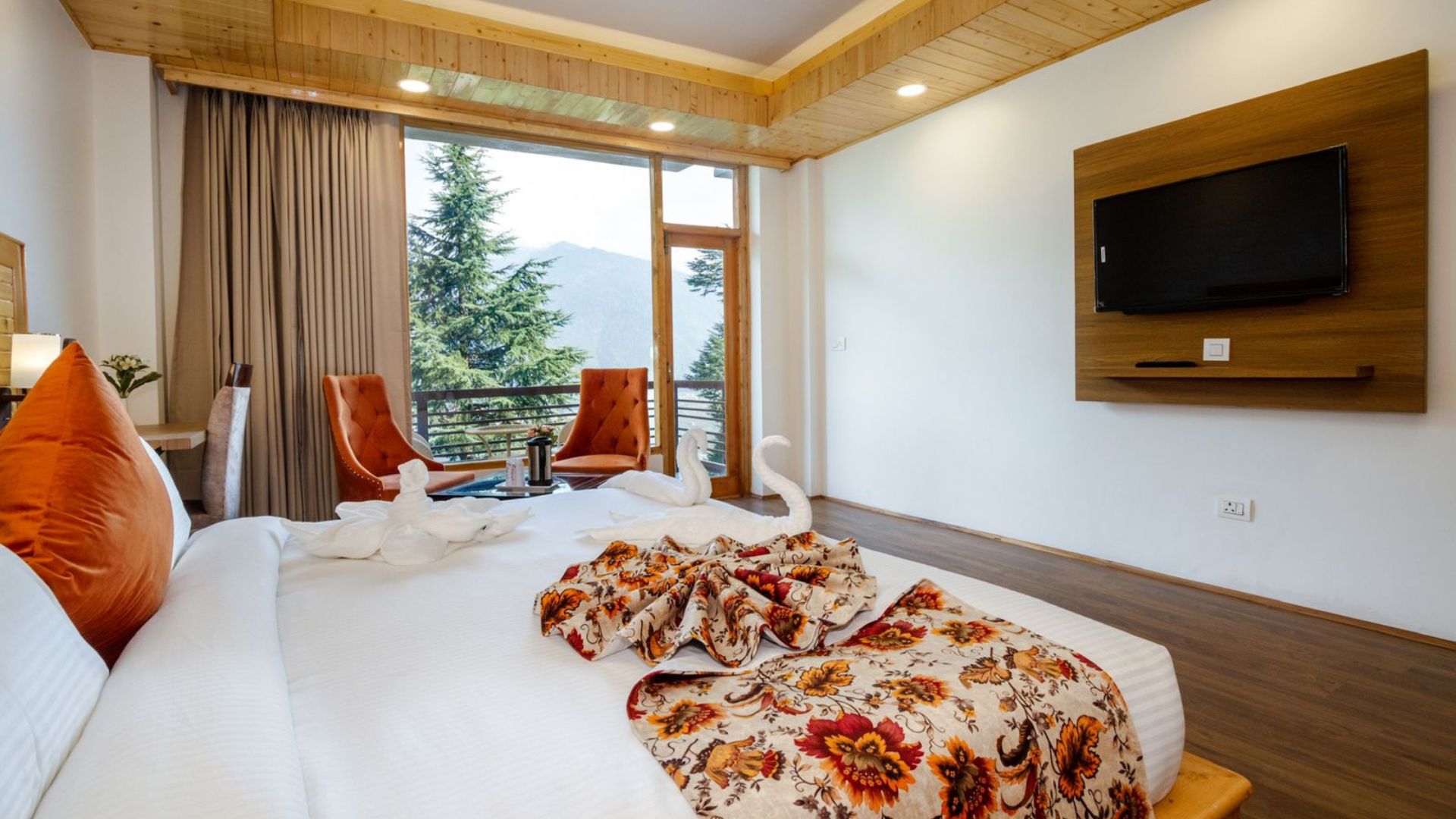 mounatain crest manali