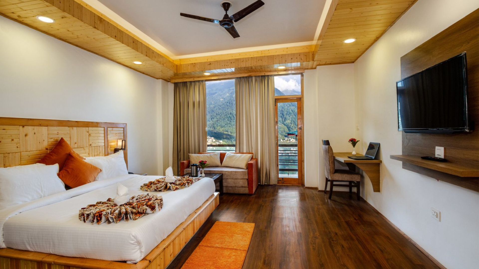 mounatain crest manali