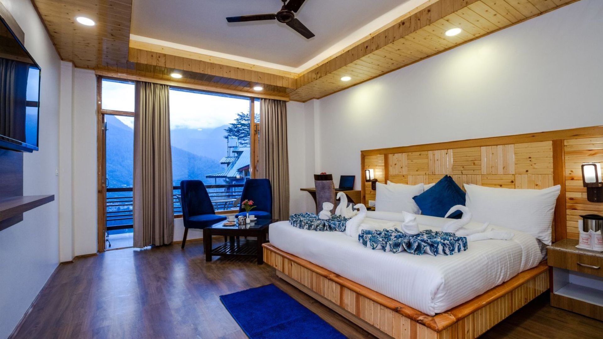 mounatain crest manali