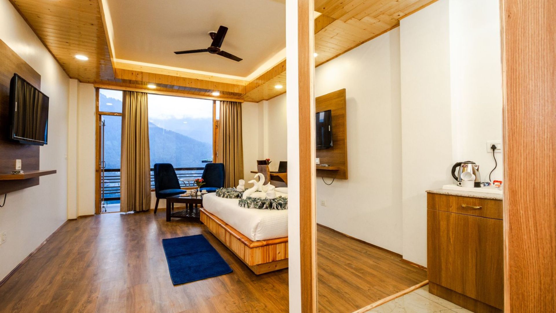 mounatain crest manali