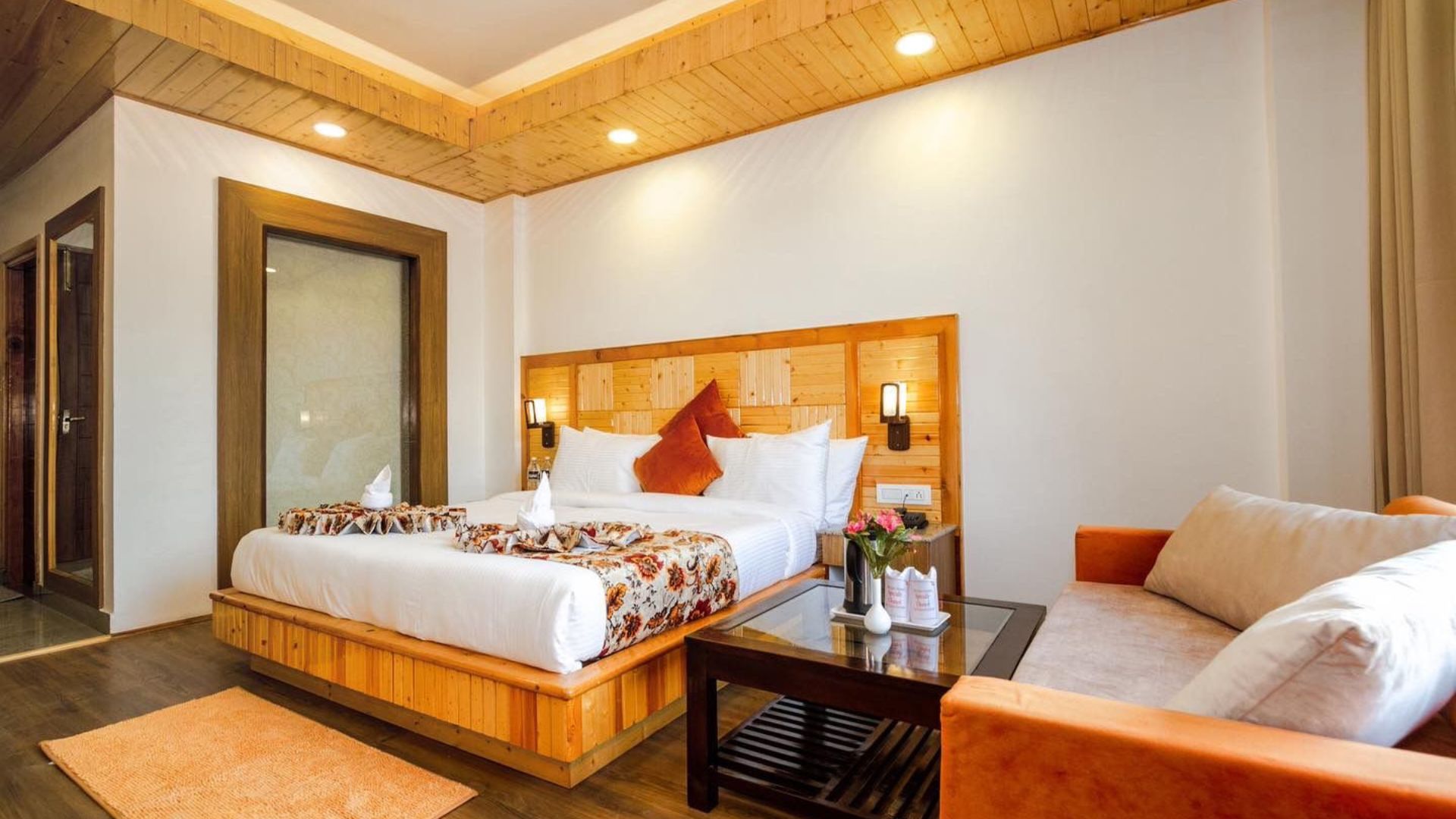 mounatain crest manali