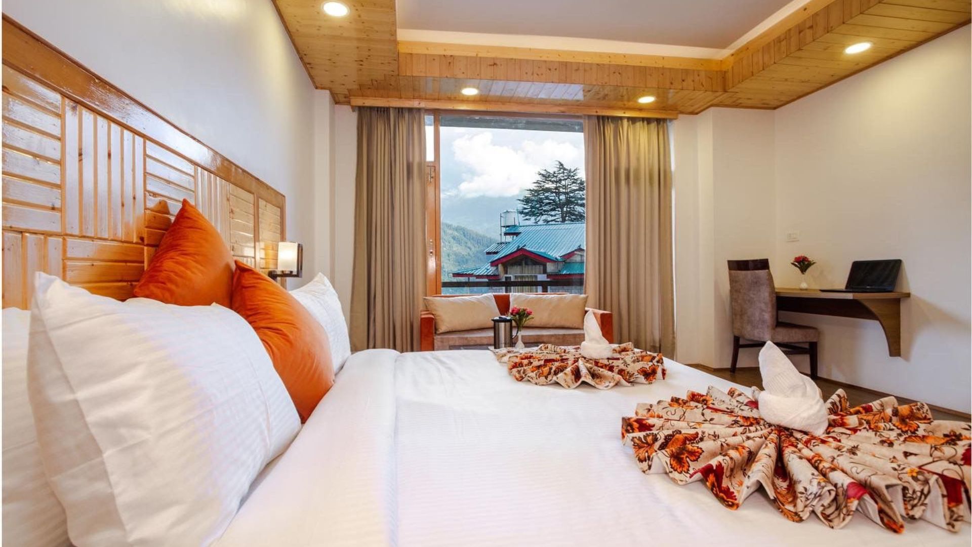 mounatain crest manali