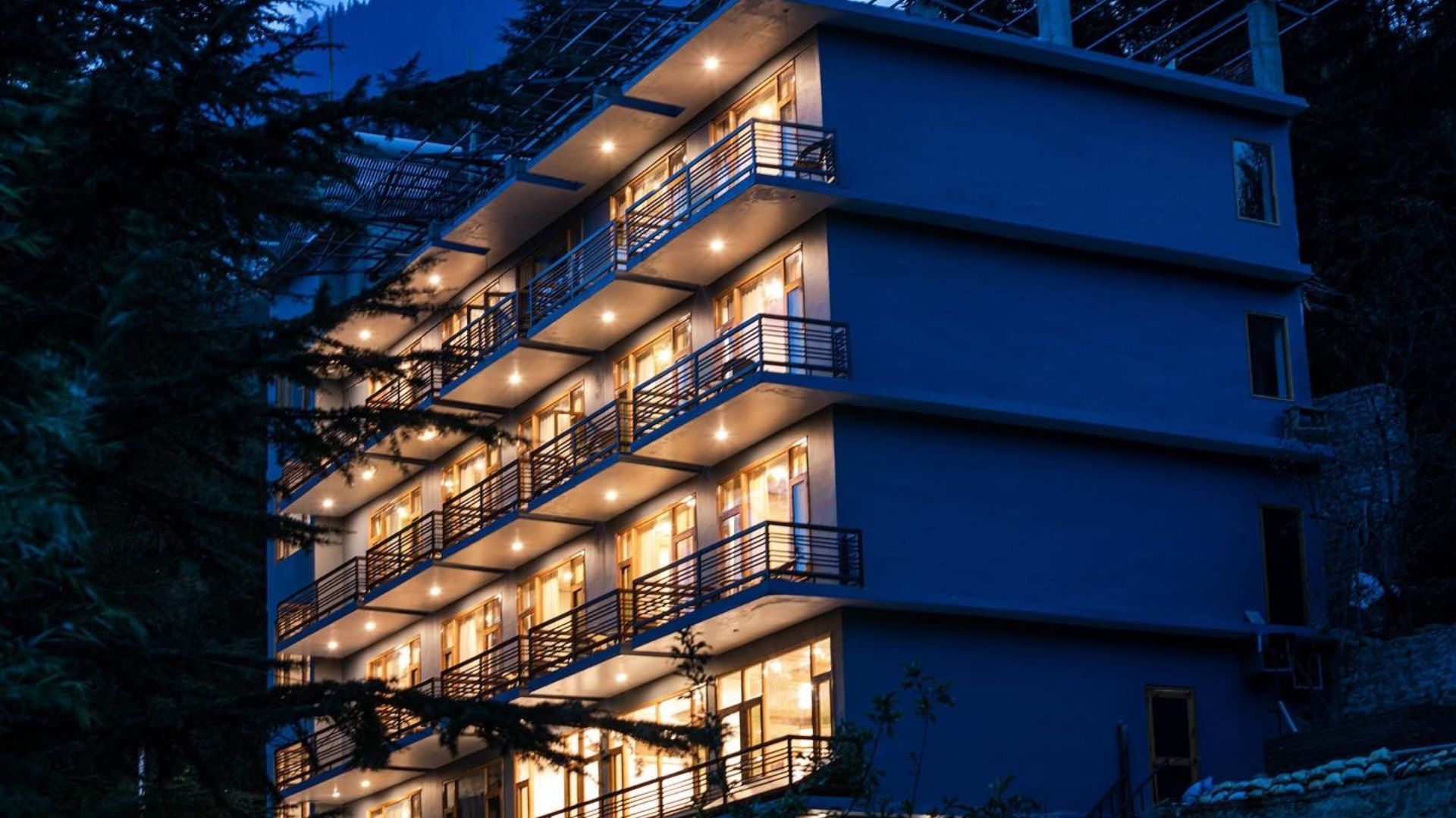 mounatain crest manali