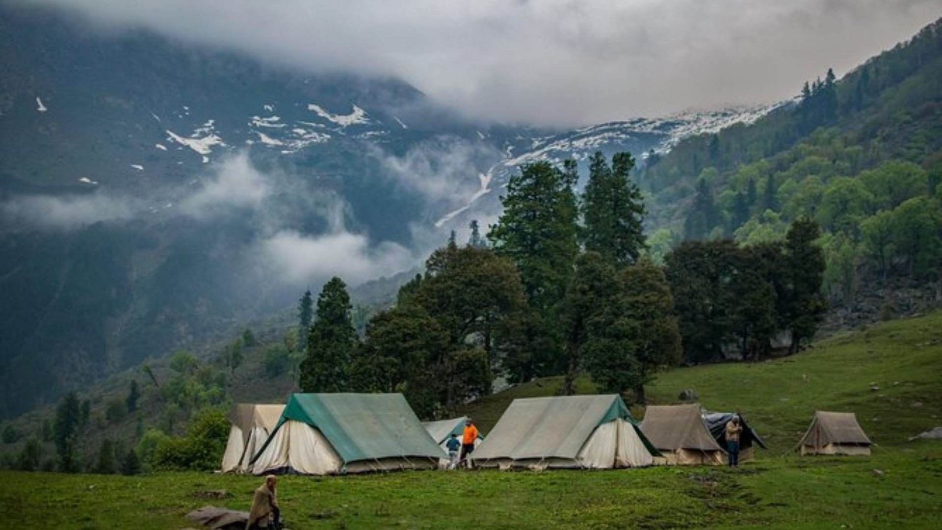 kheerganga-trek-with-camping3